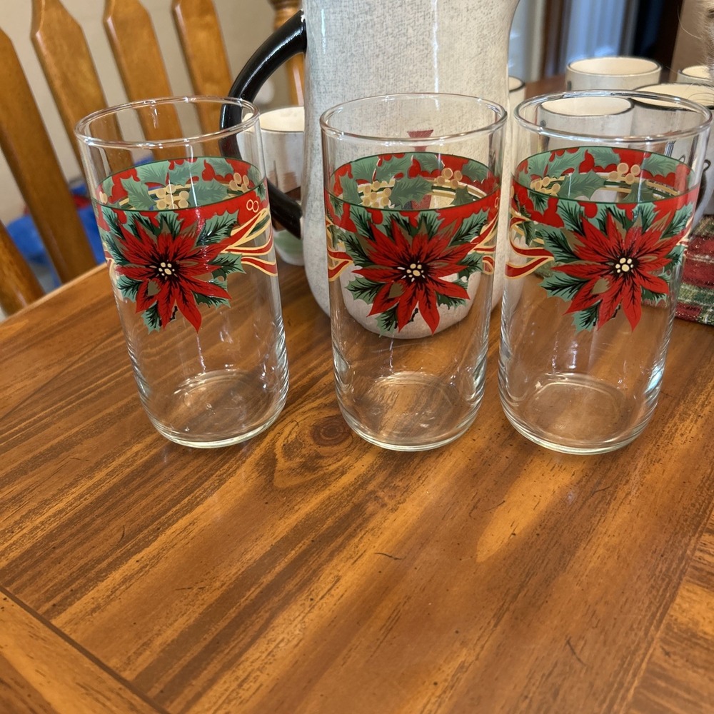 vintage libbey drinking glasses Christmas Pointsetta